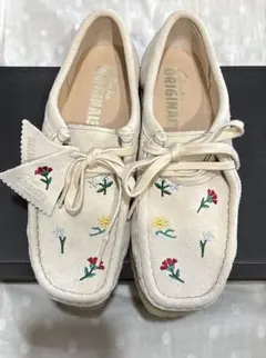 CLARKS ORIGINALS ワラビーデイジー　ローファー23.5 未使用品のサムネイル