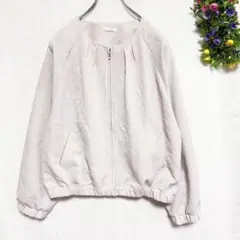 グラシア ハニーズ【M】長袖ノーカラージャケット ブルゾン エンボス加工 花柄