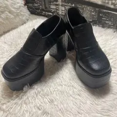 厚底ローファー クロコ型押し ブラックのサムネイル