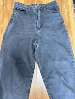 ダークグレー ストレートデニムH&M