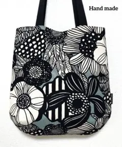 トートバッグ　肩掛けトートバッグ　北欧風　フラワー柄　ハンドメイド