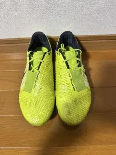キムジンヒョン選手実使用サイン入りスパイク - メルカリ