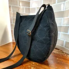 ハンドメイド　エッグ型　ラウンドバック　調整可能ショルダー　タンバリン柄刺繍