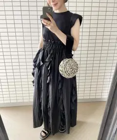 COEL フリル黒ロングスカートのサムネイル