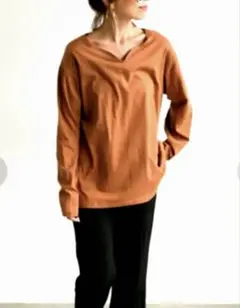 新品未使用　ロングTシャツのサムネイル