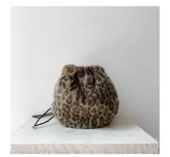 【未使用品】CHIEKO+ Leather Heart bag オーソドックスなファスナータイプのボディバッグ「革鞄のHERZ