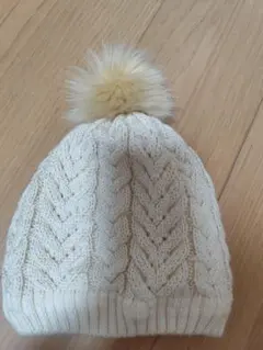 クリーム色 ケーブル編み ニット帽