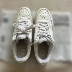 NIKE スニーカー ホワイト