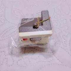 シールが作れる！インスタントカメラ型シールメーカーマスコット ホワイト
