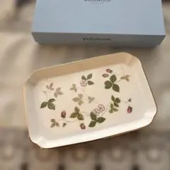 WEDGWOOD WILD STRAWBERRY プレート