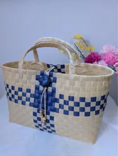 ハンドメイド　PPバンド　プラカゴバッグ　エコバッグ　ベージュと紺　大きめ