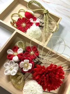 つまみ細工髪飾り 成人式 七五三 卒業式 赤系 白 金リボン入りの豪華ver.