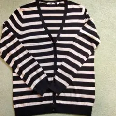 ユニクロ黒と白のストライプ Vネックカーディガン