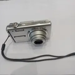 OLYMPUS コンパクトデジタルカメラ シルバー