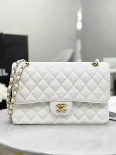 CHANEL白いショルダーバッグ Chanel ショルダーバッグ ホワイト - メルカリ