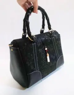 Item thumbnail for item 9b02fd97-94ae-4165-8f39-82e9ead818d2