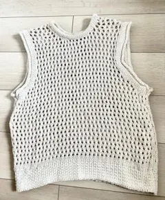 透かし編み ノースリーブニット クリーム色