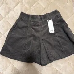「GU」コーデュロイ ショートパンツ