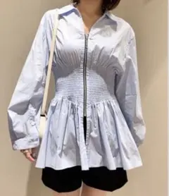 SNIDEL フロントジップ シャーリングブラウス 長袖 ブルーのサムネイル