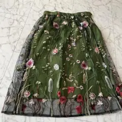 刺繍入りチュールレース地オリーブグリーンスカート