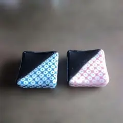 青とピンクの陶器製箸置き