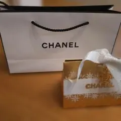 CHANEL ショッパーとギフトボックス