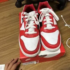 NIKE エバノンLowプレミアム ホワイト／ブラック／ユニバーシティレッドのサムネイル