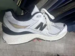 New Balance M860 ホワイト/ブラック/ゴールド