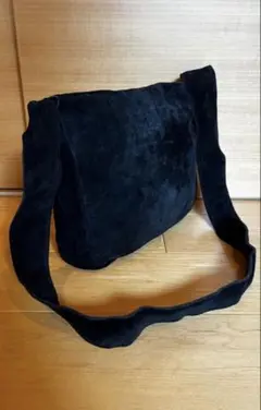 【黒スエード】ショルダーバッグ　柔らか質感