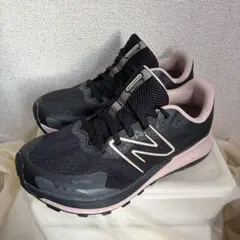 極美品⭐️New BalanceWTNTRL B5 トレイル　ピンク24