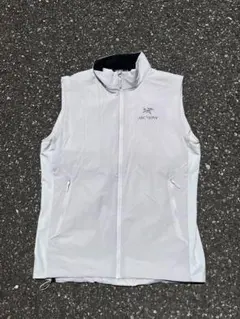 ARC'TERYX ホワイト ナイロンジャケット L/G - メルカリ