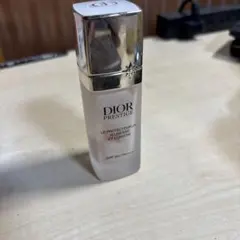 Dior ホワイト ル プロテクター UV ルミエール シアーグロウ30ml