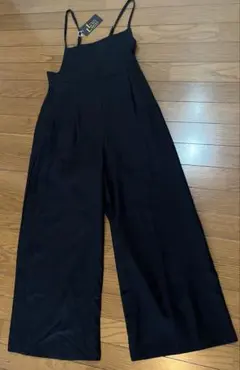 黒 ストラップ付き ワイドレッグサロペットのサムネイル