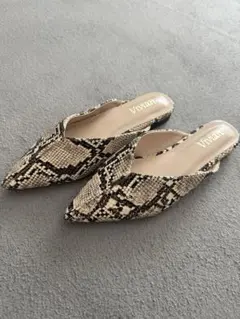 【新品未使用】パイソン柄サンダルのサムネイル