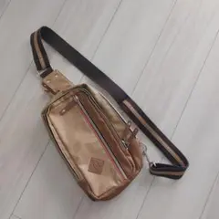 ベージュ&ブラウン 合成皮革 ボディバッグ ストライプ