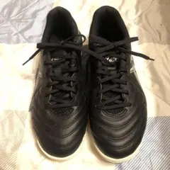 サッカー　トレーニングシューズ　24.5cm