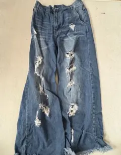 ダメージジーンズ