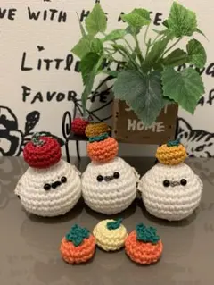 シマエナガと果物のあみぐるみ