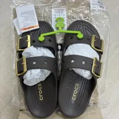 8/7まで【新品】CROCS サタデーメタリックバックル エスプレッソ　22cmのサムネイル