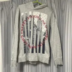 TOMMY ニューヨーク グラフィック パーカー Sサイズ グレーのサムネイル