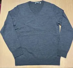 ユニクロ　メリノウール100% グレー Mサイズ　Vネックセーター
