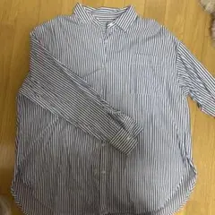 青と白のストライプ長袖シャツ