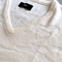AZUL by moussy Vネック ニット セーター ホワイト　迷彩のサムネイル