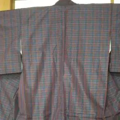 紺色と赤色の格子柄紬