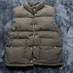 ダークグレー ダウンベスト ボタン留め