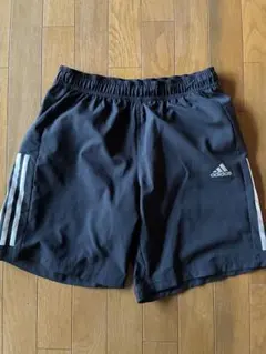 adidas 黒 ランニングウェア