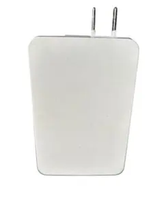 USBポート付きホワイト充電器