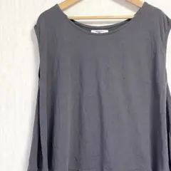 ナチュラルビューティーベーシック グレー ノースリーブ フレア トップス