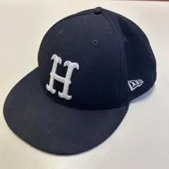 HUF 刺繍 Hロゴ ネイビー キャップ