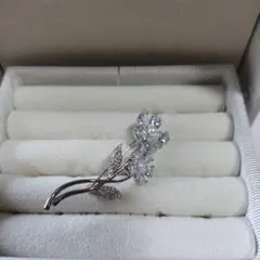 CAWAII ブローチ　花のサムネイル